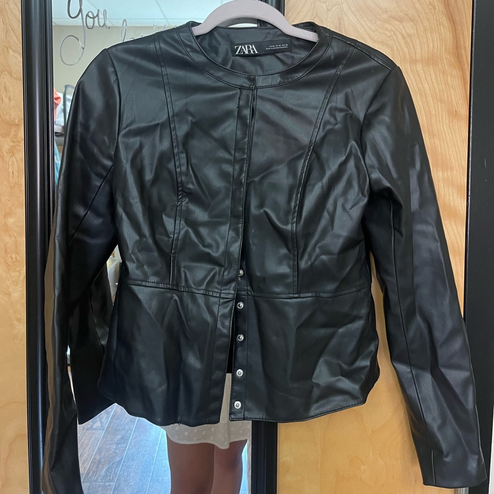 Zara leather jacket 💼